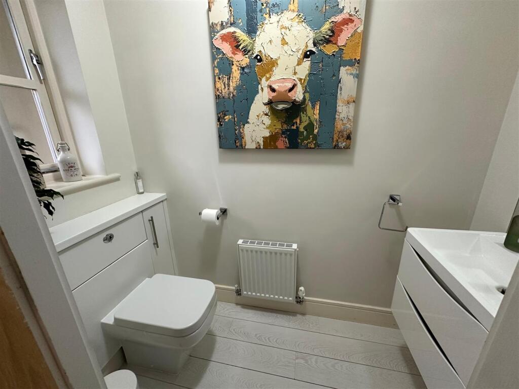 House in Huddersfield - View 5