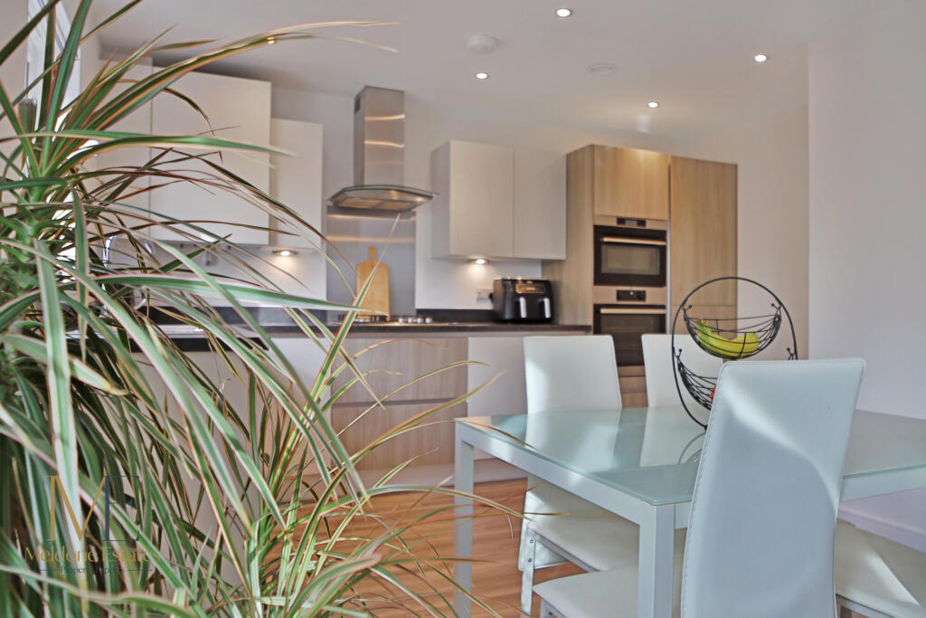 Apartment in Dartford, Ebbsfleet Green, Ebbsfleet Valley - View 5