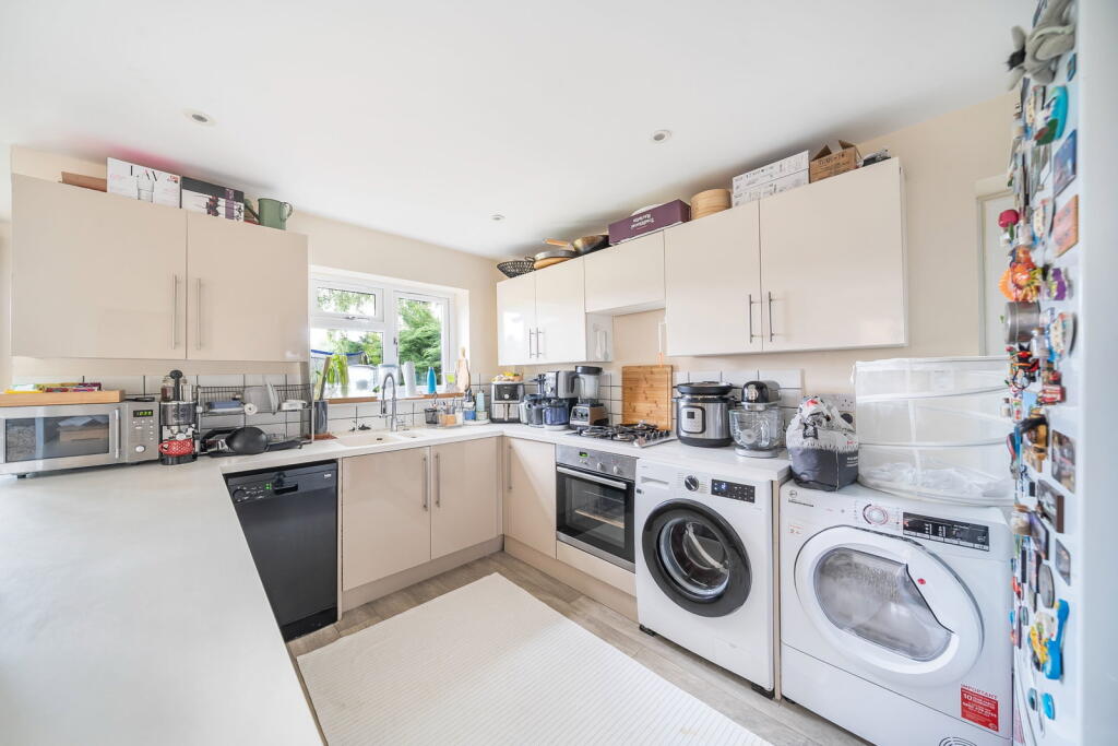 House in Basingstoke and Deane, Oakley - View 4