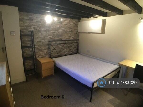 6 bedroom terraced house for rent