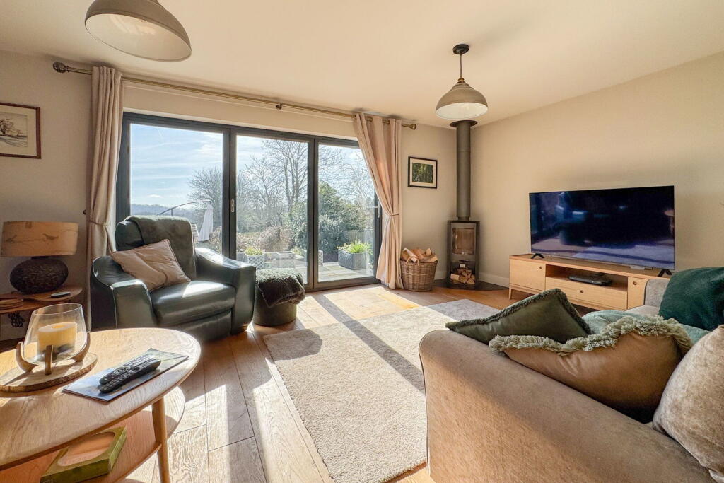 House in Alresford, New Alresford - View 2