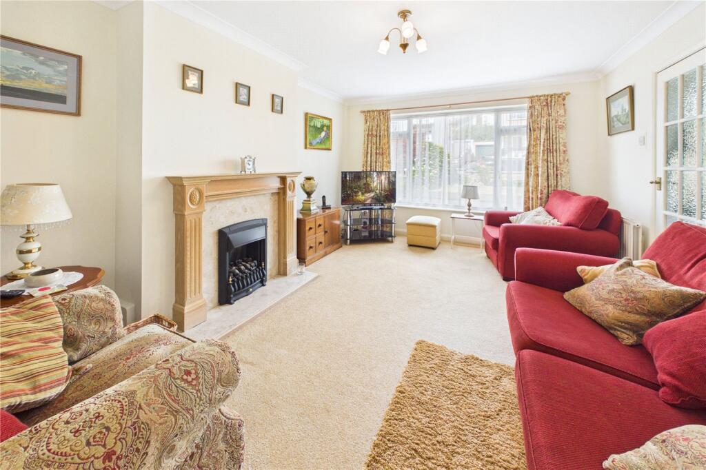 Pinewood Avenue, Midsomer Norton, Radstock, Somerset, BA3 photo 2