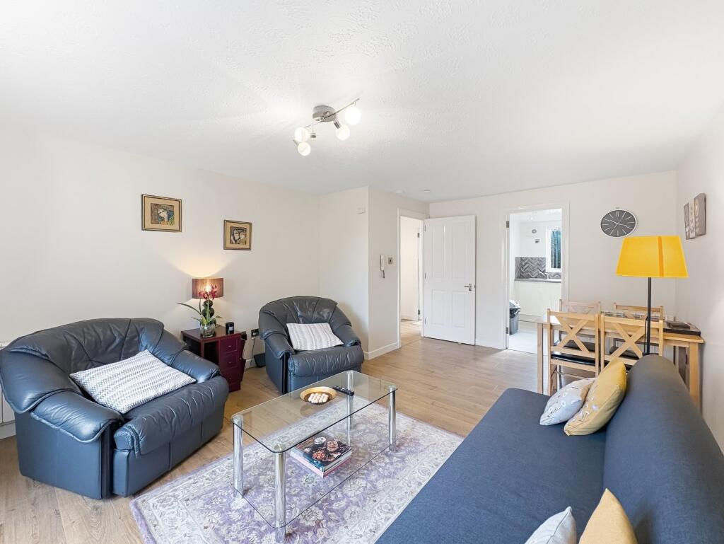 Apartment in Edinburgh, St Leonards, Southside - View 3