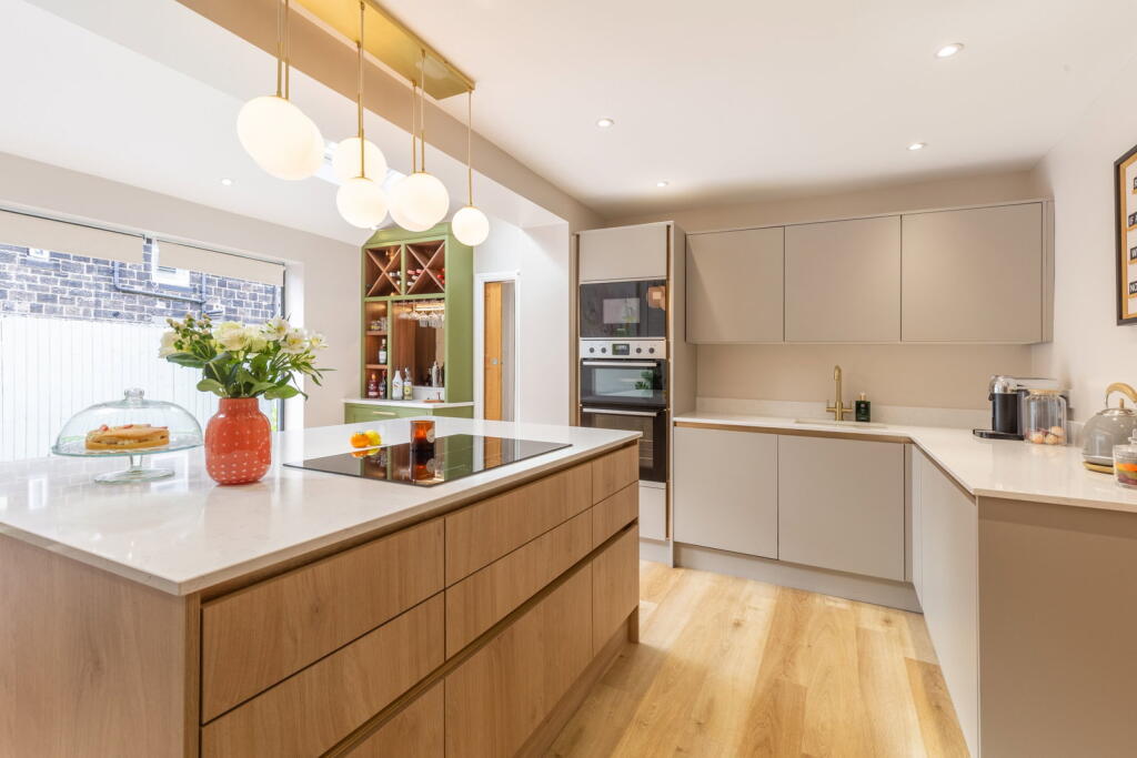 Billingwood Drive, Rawdon, Leeds, LS19 6PZ photo 4