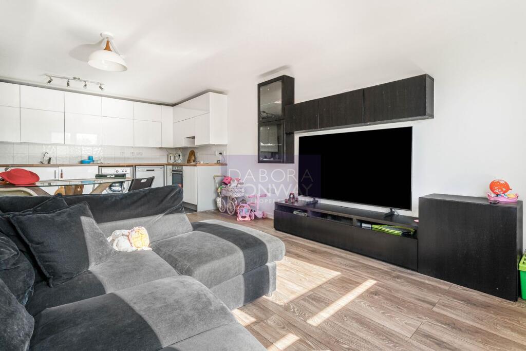 Apartment in London, South Woodford - View 2