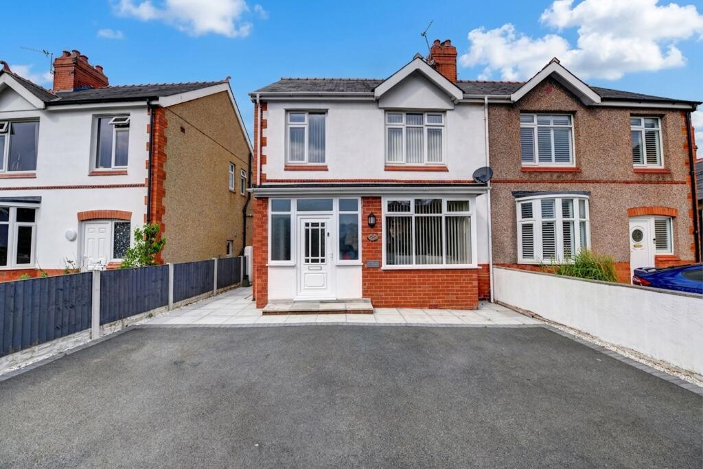Main image of property: Rhuddlan Road, Rhyl, LL18