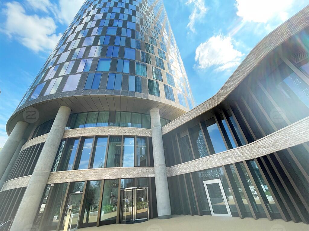 2-bed apartment on 43rd Floor, Three60, Silvercroft Street, Manchester, Greater Manchester, M15, £475,000