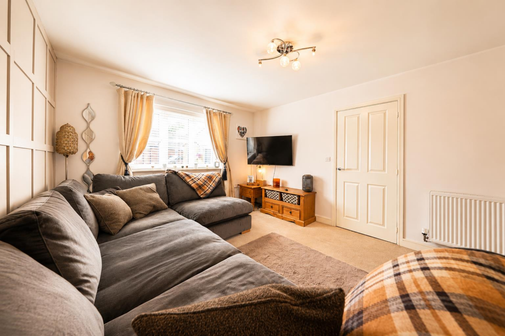 House in Hull - More