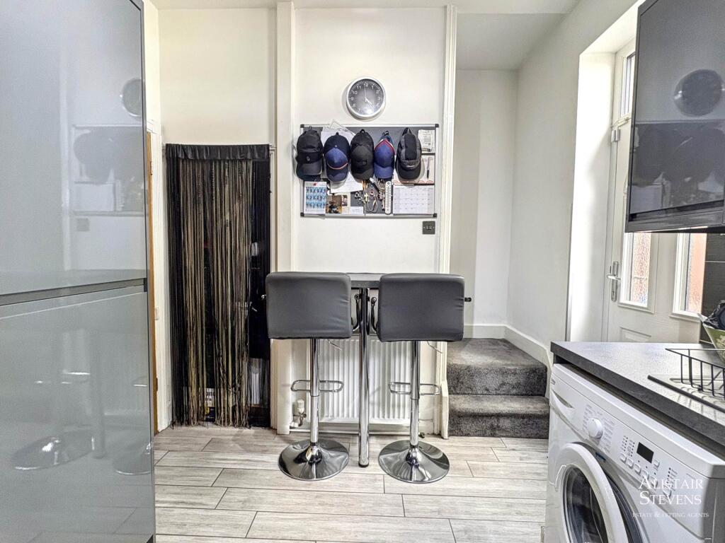 House in Oldham, Stock Brook, Chadderton - More