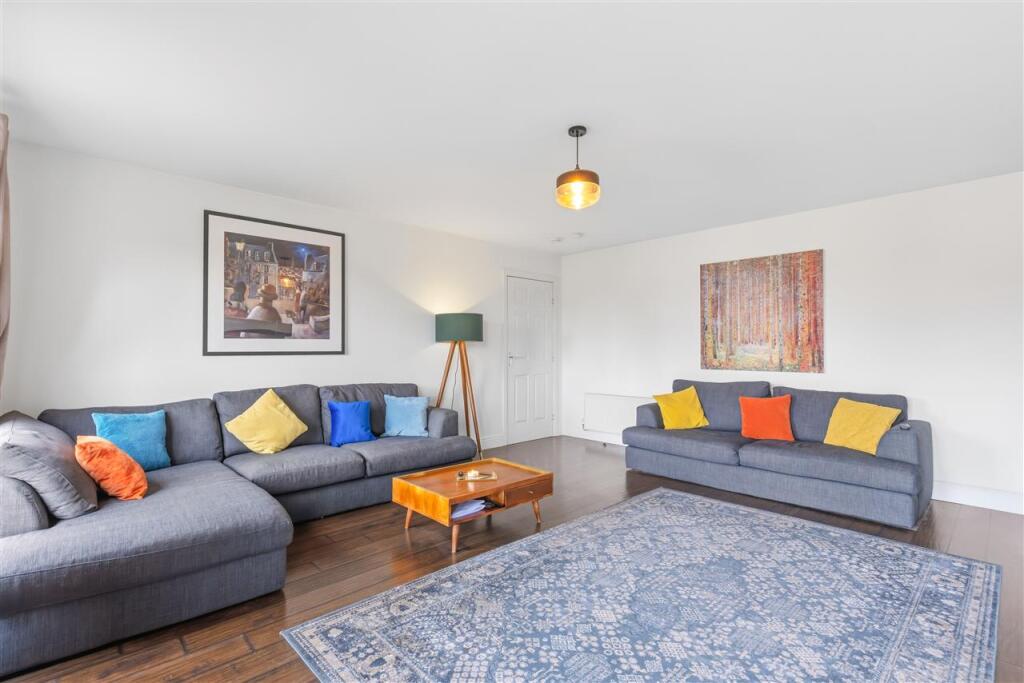 Academy Place, Bathgate - View 4