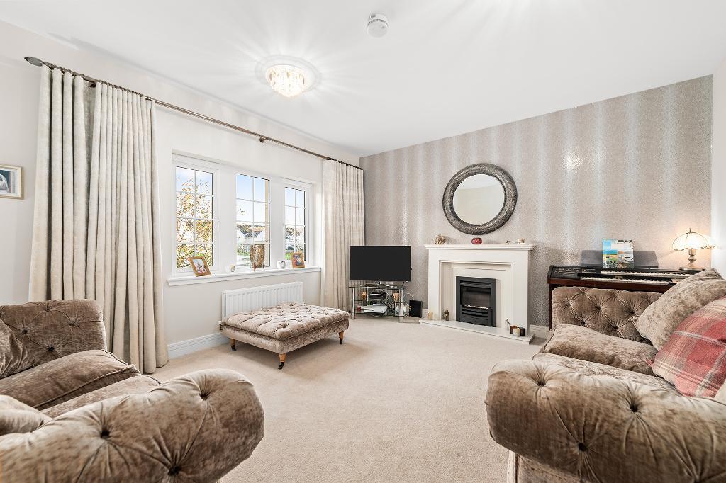 MacGregor Place, Kinnaird, Larbert, FK2 8RJ photo 5
