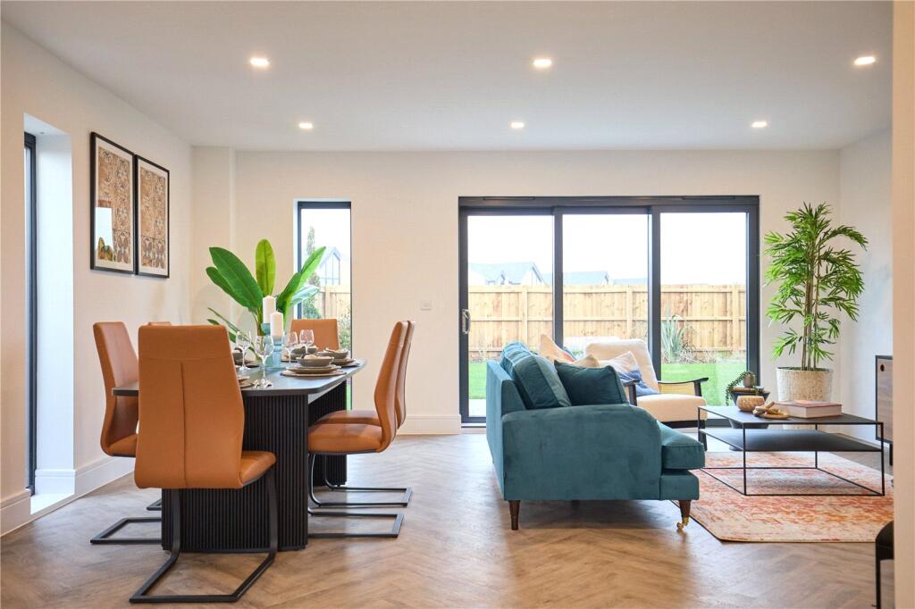 5 Corries Close photo 4