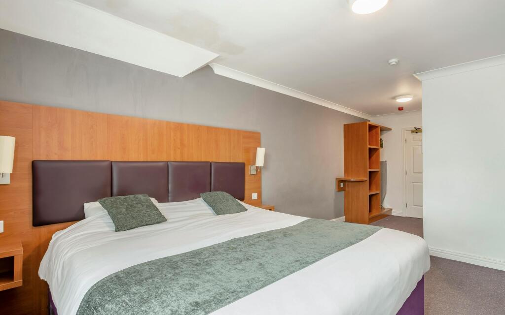 8690263-interior38.jpg
