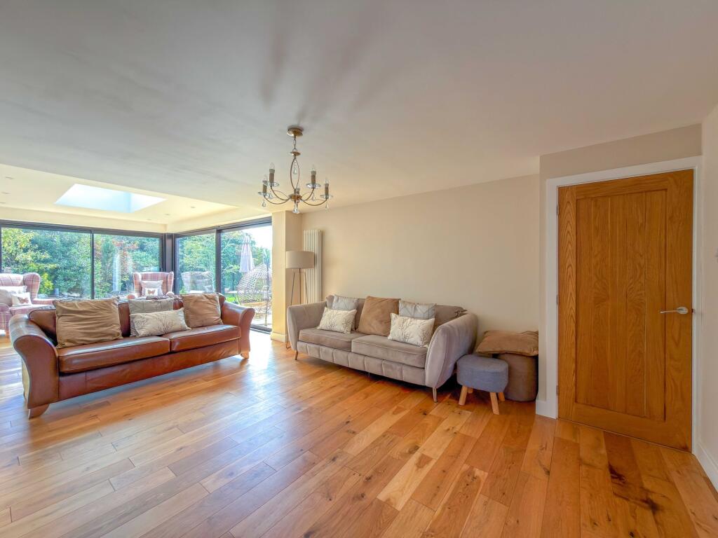 Falcon Close, Nuneaton, CV11 photo 4
