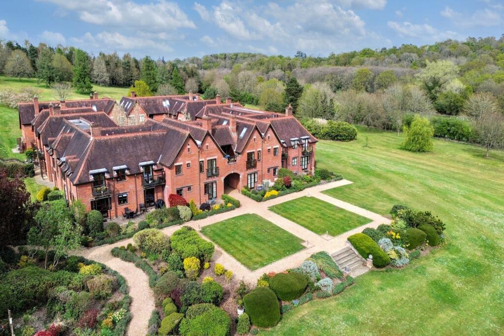 2-bed flat on Clock House Apartments, Enton Hall, Enton, Godalming, GU8, £400,000