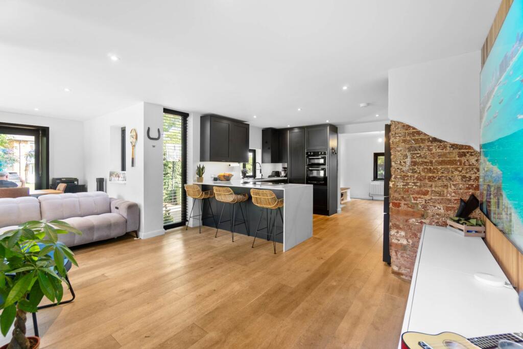 Main image of property: Farm Cottage, Radlett