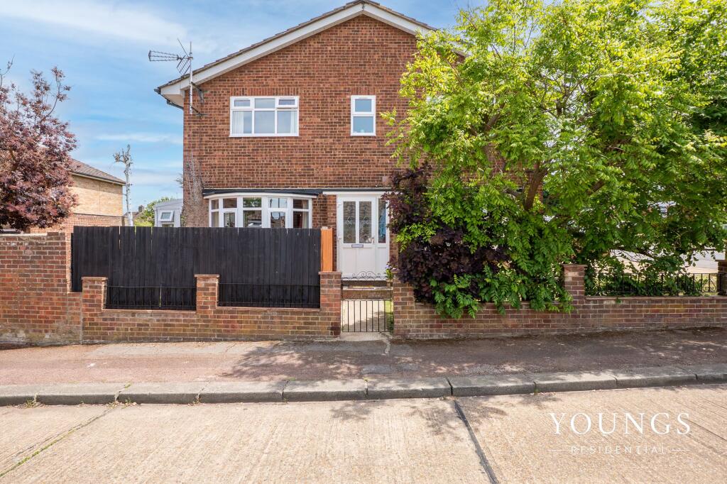 Main image of property: Mountdale Gardens, Leigh-On-Sea, SS9