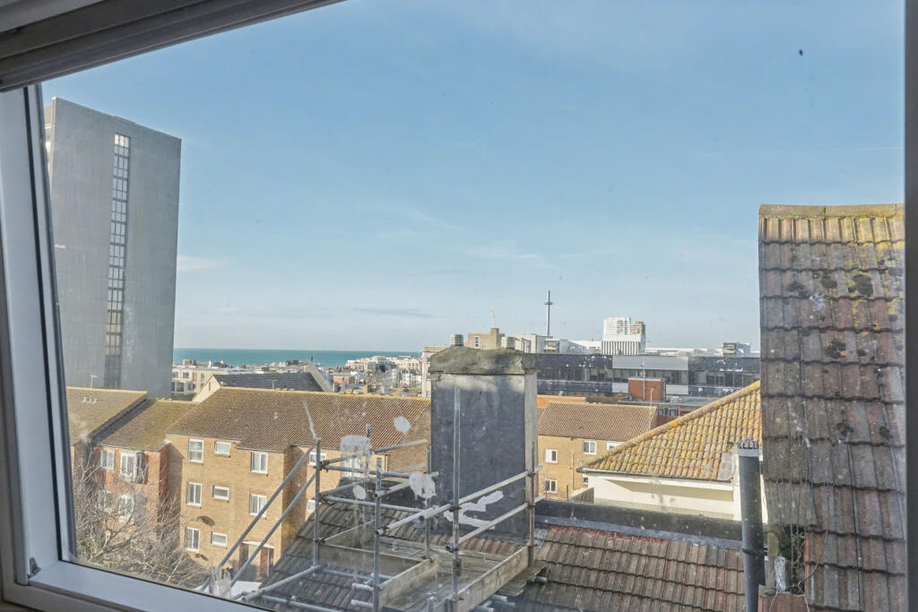 Apartment in Brighton, Queen's Park - More