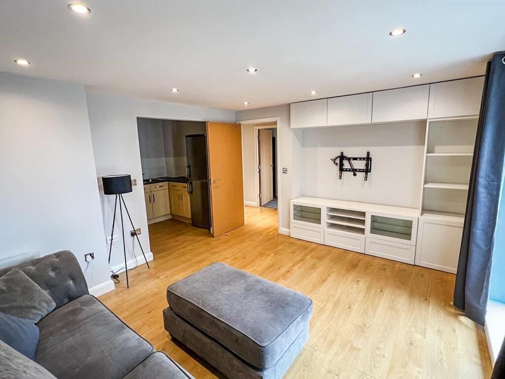Apartment in Rochester - View 5