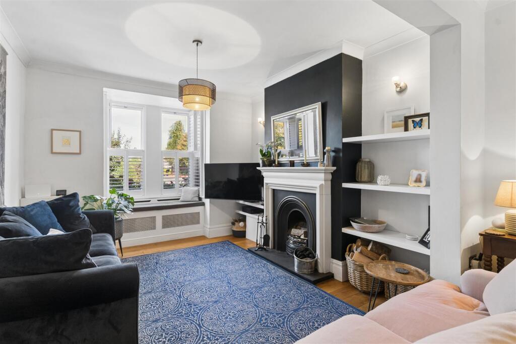House in Newport Pagnell, Poets Estate - View 4