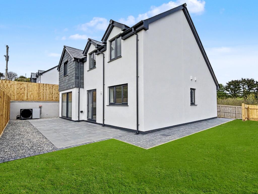 4-bed detached on Whitecross, Exceptional new build home, £550,000