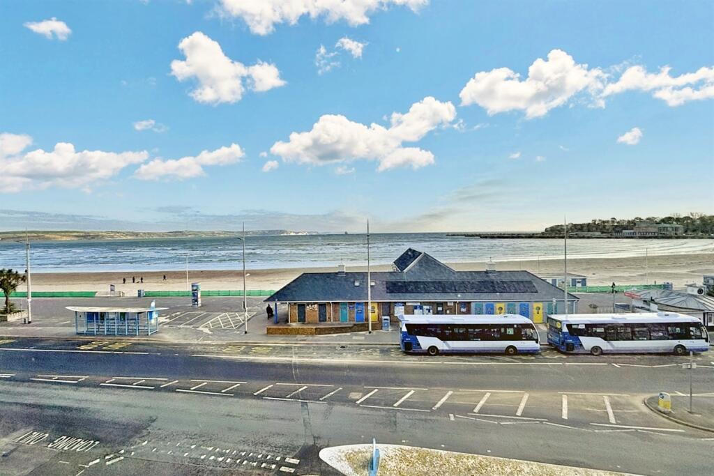 1-bed flat on Weymouth, £240,000