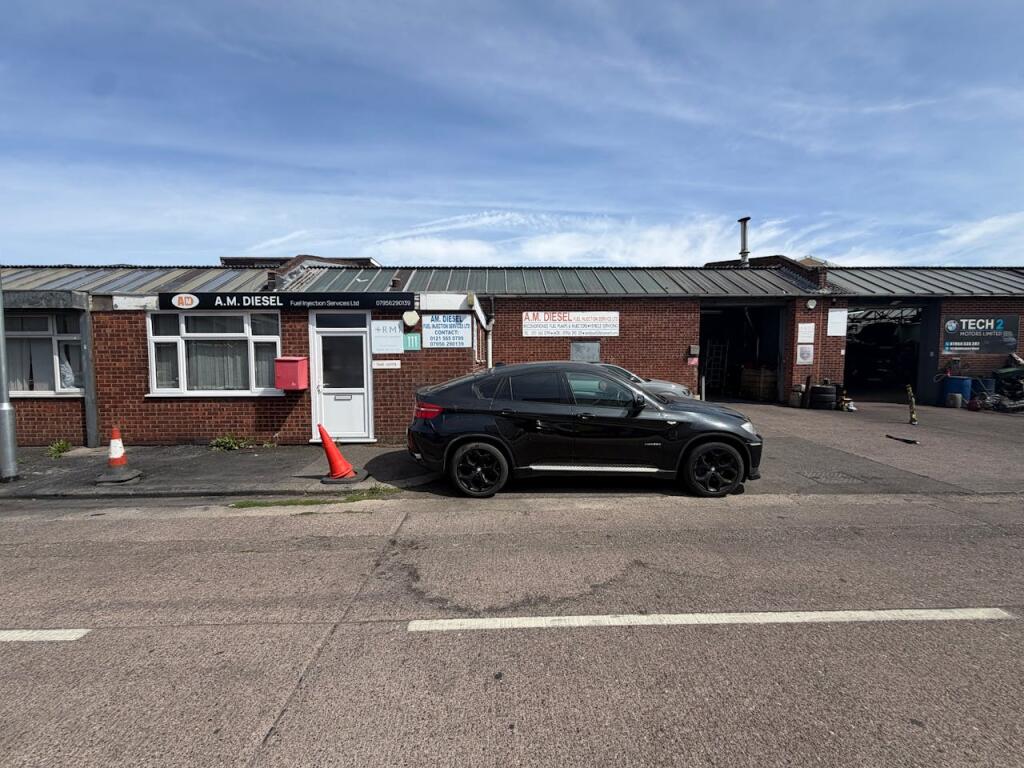 Main image of property: Unit 111 Middlemore Industrial Estate, Smethwick, B21 0AY
