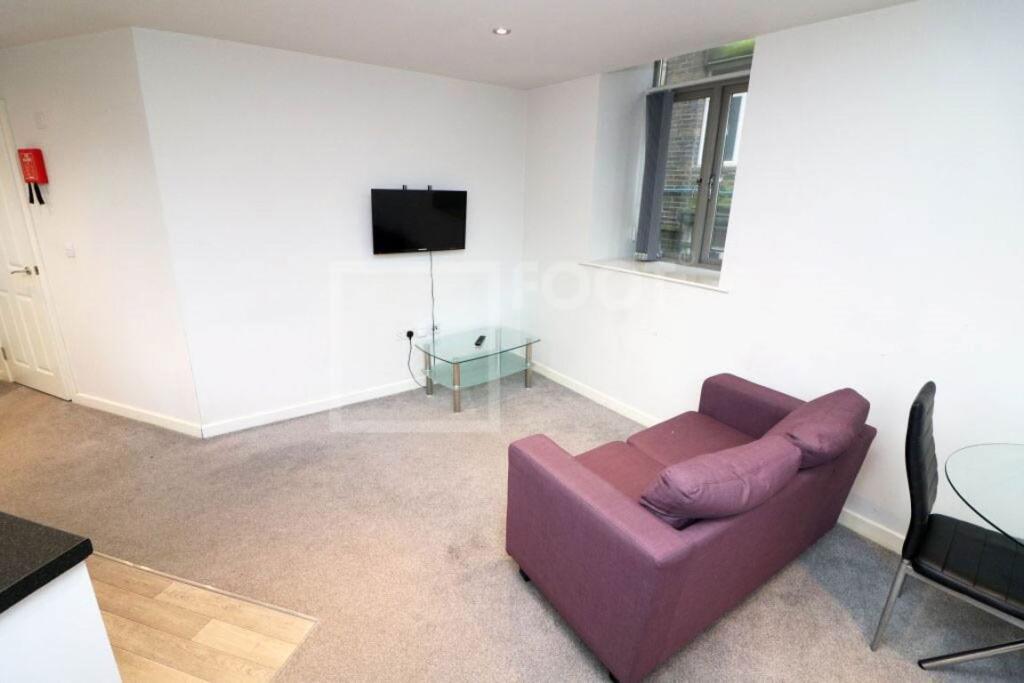 Apartment in Bradford, Eastbrook, Lister Hills - More