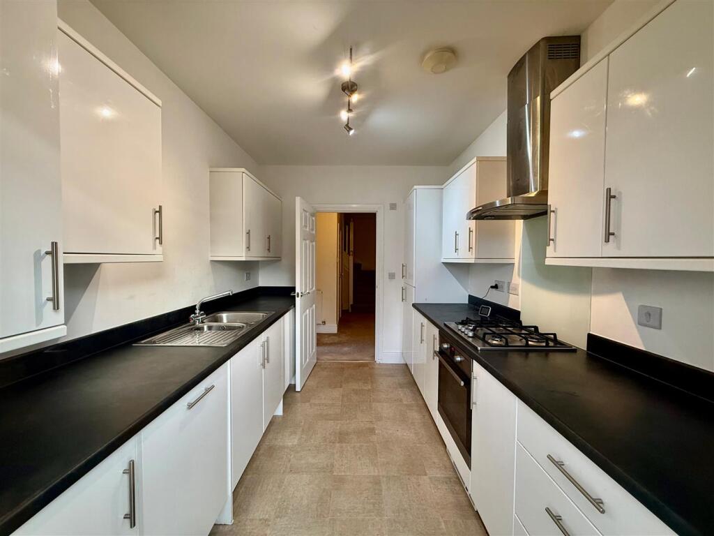 Meadow Drive, Henfield photo 2