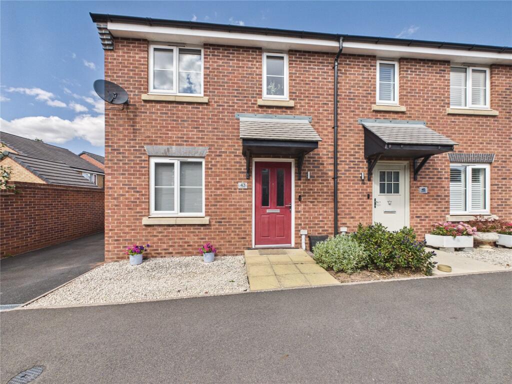 2-bed semi-detached on Suffolk Way, Fernhill Heath, Worcester, Worcestershire, WR3, £250,000