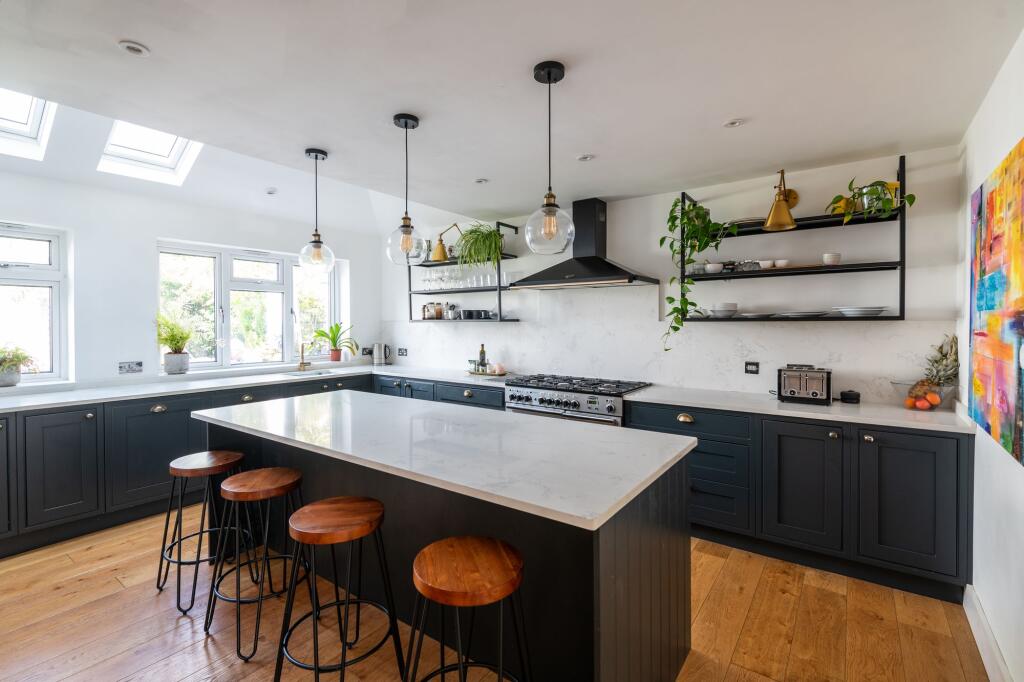 House in Redhill - View 4