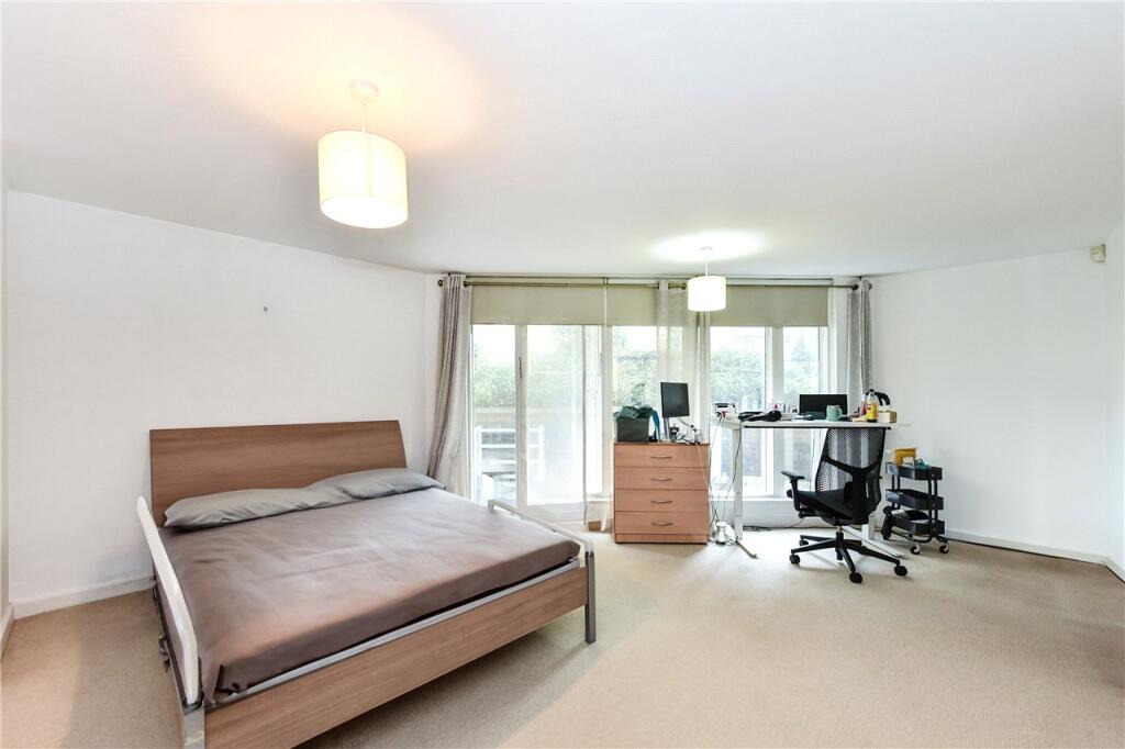 Apartment in London, Canada Water, Rotherhithe - View 4