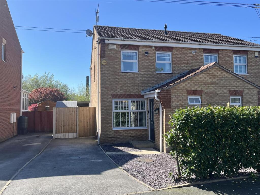 3-bed semi-detached on Crowswood Drive, Stalybridge, £285,000