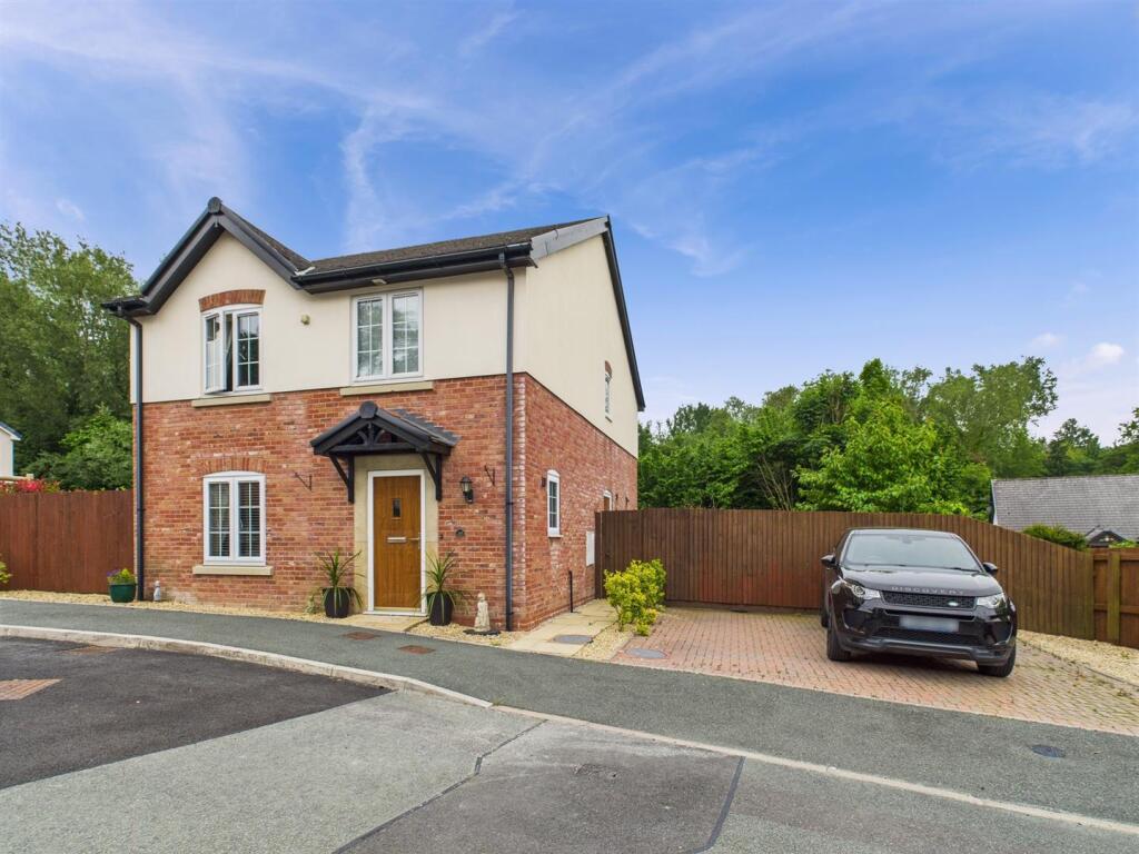 Main image of property: Maes Y Dderwen, Llanfyllin