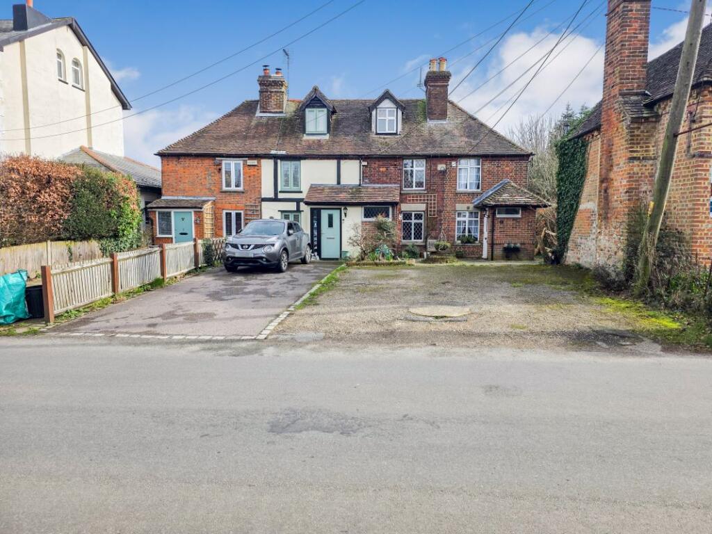Main image of property: Victoria Cottage, 3 School Lane, West Kingsdown, Sevenoaks, Kent, TN15 6JN