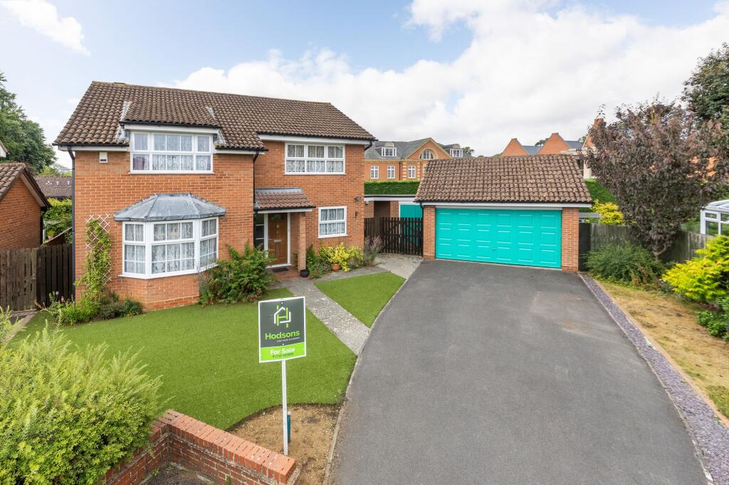 4-bed detached on 11 Rawlings Grove, £675,000