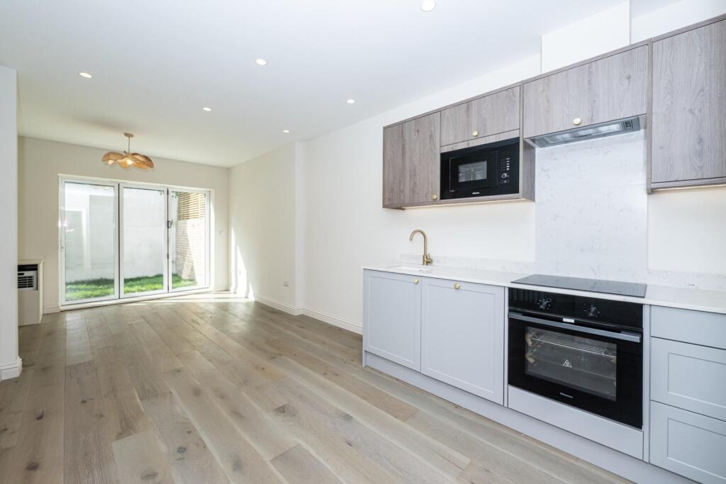 Apartment in London, Kilburn - View 5