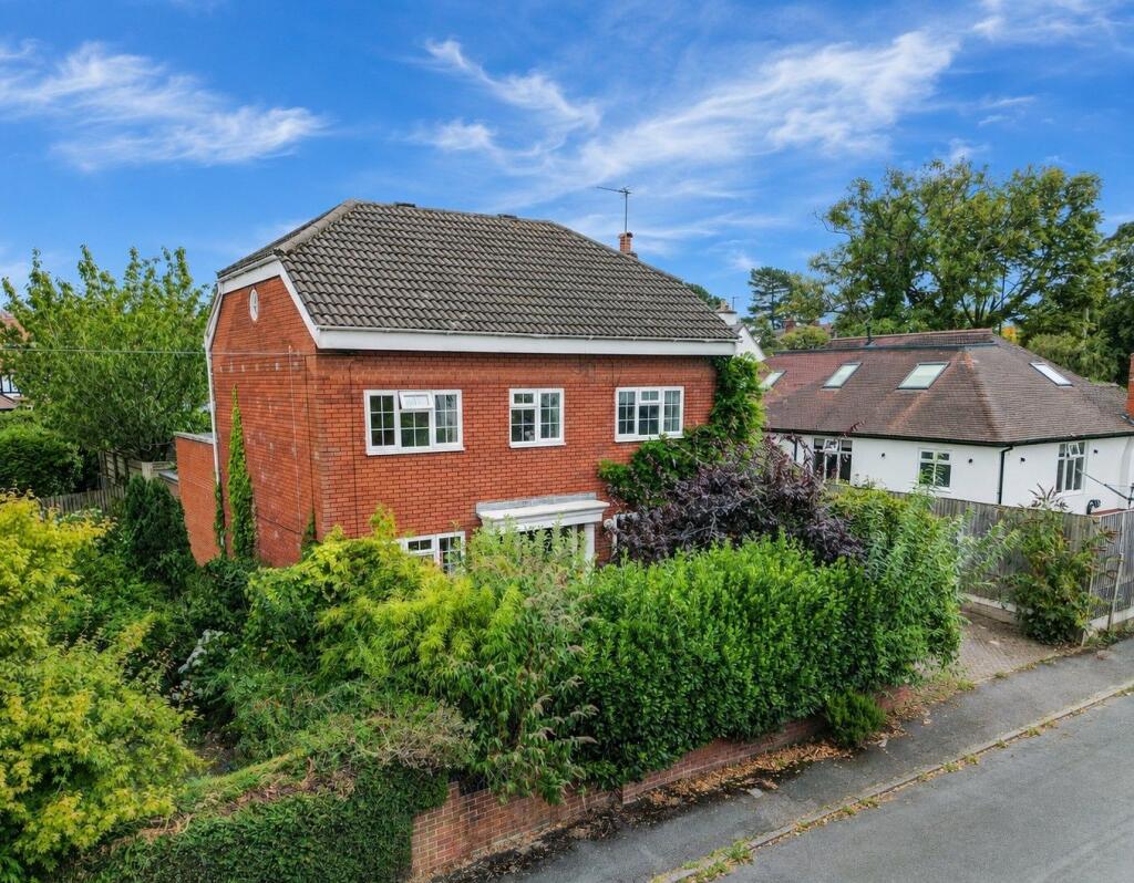 Main image of property: The Crescent, Lymm, WA13 0JY