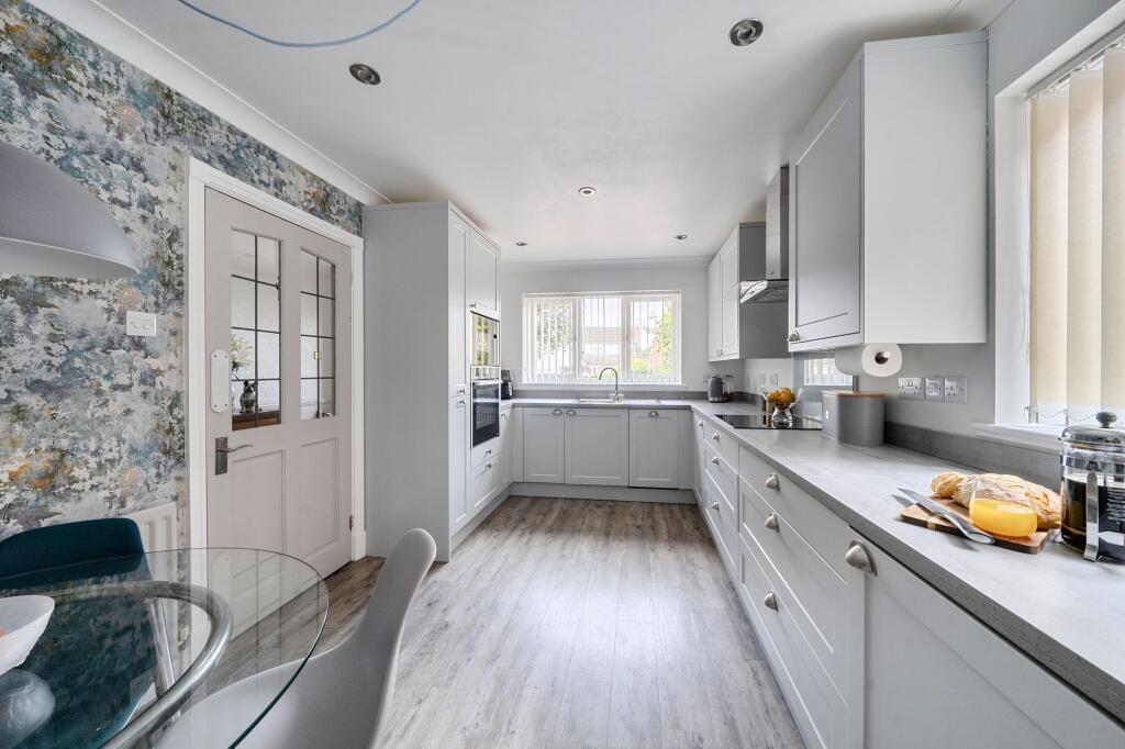 House in Worcester - View 2