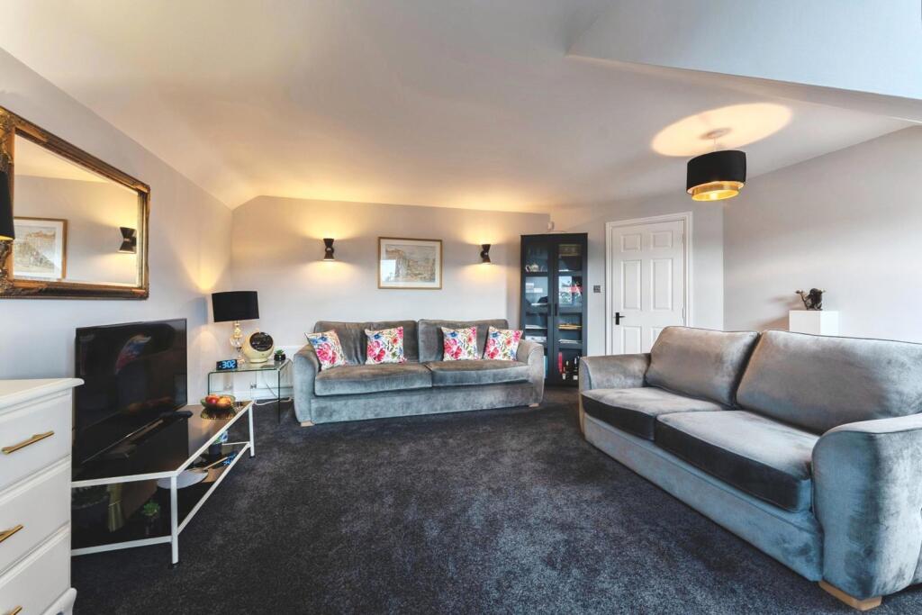 Apartment in Wirral, Liverpool City Region - View 5