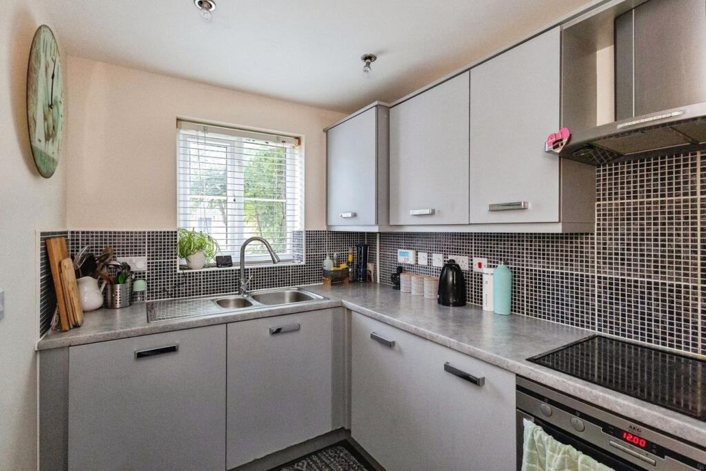 House in Oldham - View 4