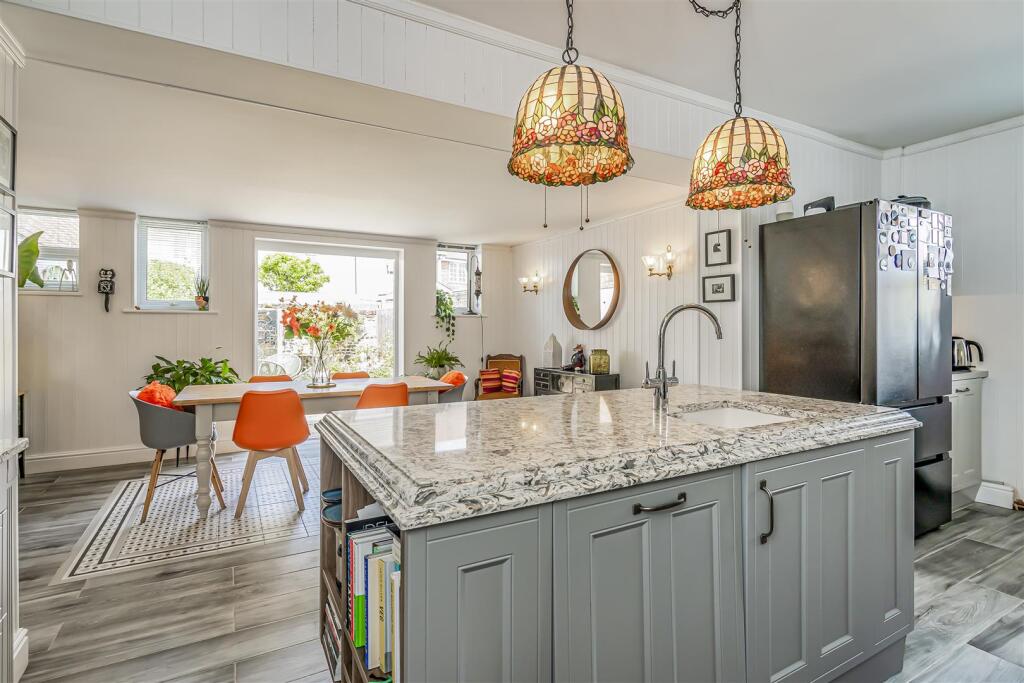 1 Main Road, Emsworth - View 5