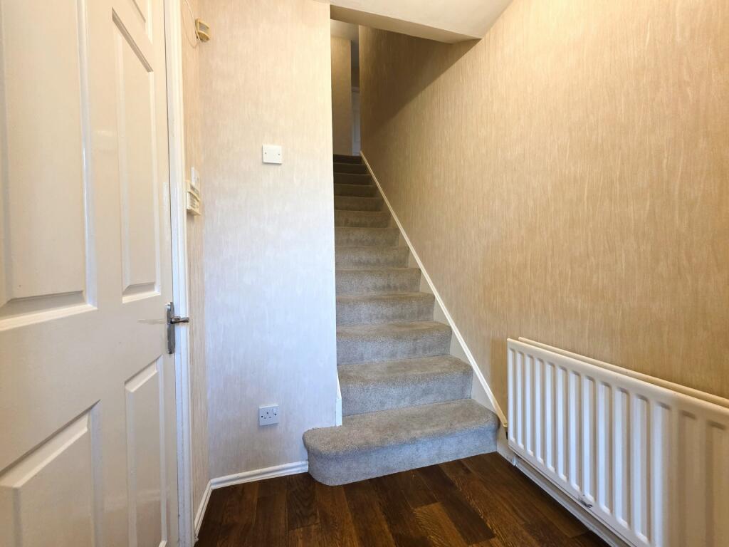 Scalby Grove, Redcar, TS10 photo 3