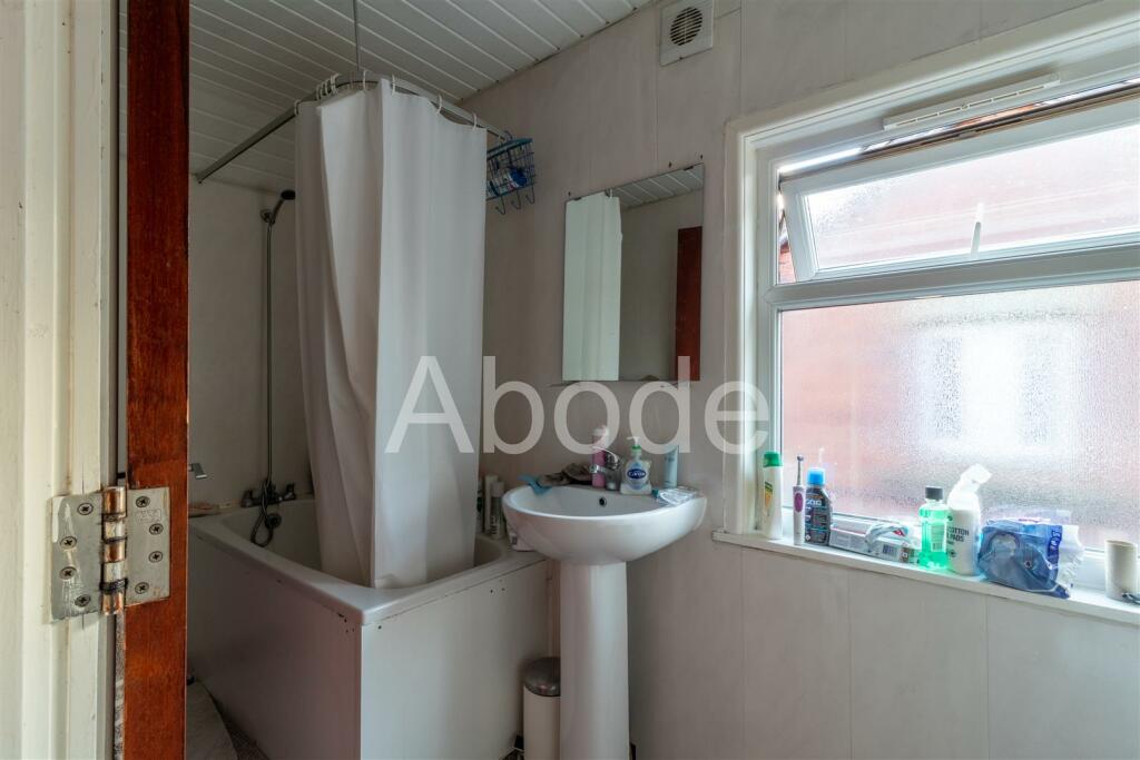 8 bedroom house for rent