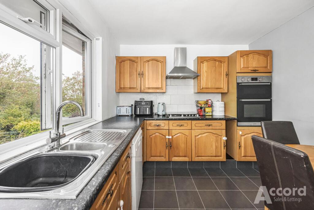 Apartment in Romford - View 2