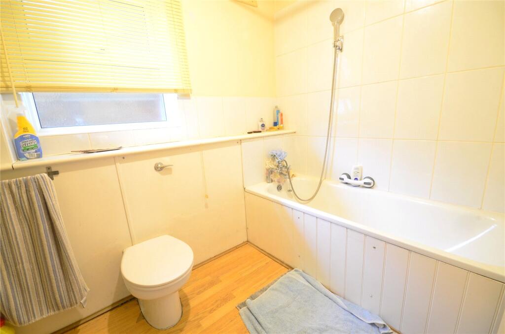 Manning Close, East Grinstead, West Sussex, RH19 - View 6