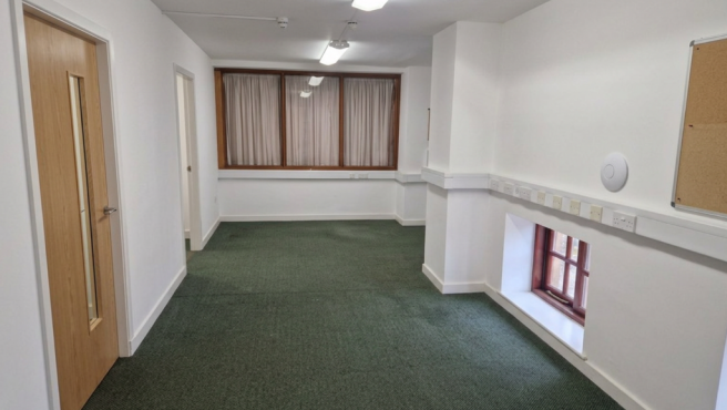 Entry area - empty