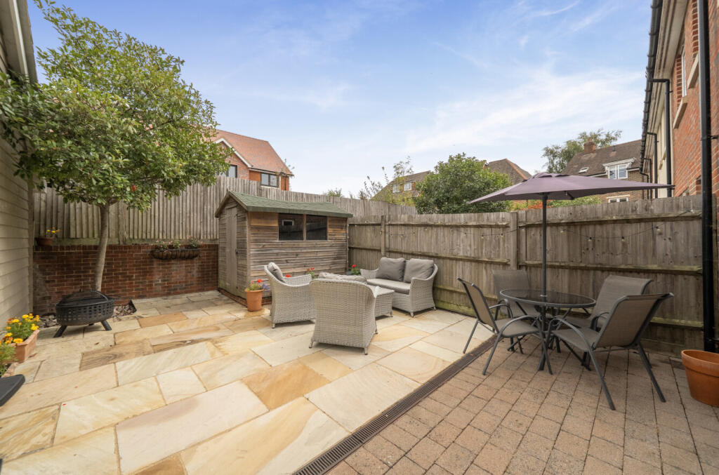 House in Waverley, Haslemere - View 3