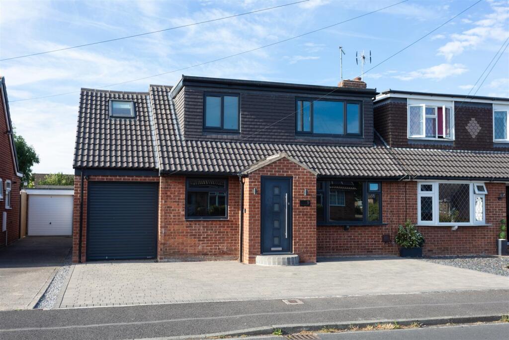 4-bed semi-detached on Vesper Walk, Huntington, York, £525,000
