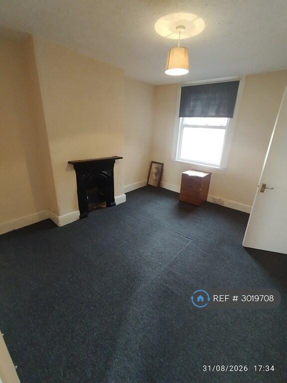 Apartment in Yeovil, Somerset - View 2